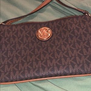 Michael kors wristlet